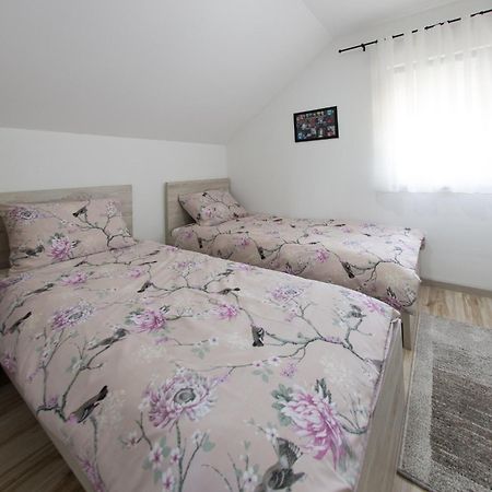 Apartment Kalimero Otočac Εξωτερικό φωτογραφία